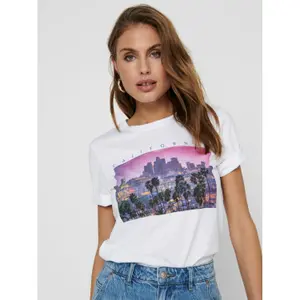 T-shirt för kvinnor Only onliris life boxy city image-2
