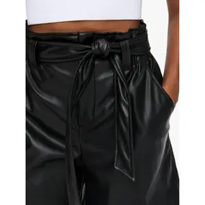 Women's shorts Only onldee faux leather image-5
