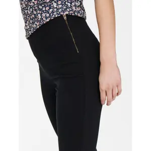 T-Shirt mit V-Ausschnitt und kurzen Ärmeln, Damen Only onlsonja life image-4