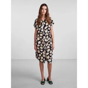 Kort klänning för kvinnor Pieces Nya image-1