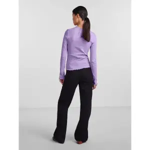 T-shirt manches longues femme Pieces Omilla image-1