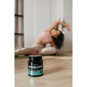 Complemento alimenticio de grosella negra Biotech USA Arthro Forte image-2