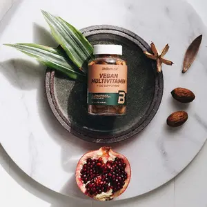 Lot de 12 pots de multivitamine végétalienne Biotech USA - 60 Comp image-2