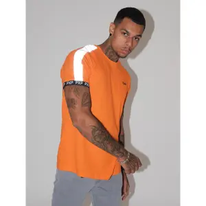 T-shirt com fita reflectora no ombro e elástico Project X Paris image-1