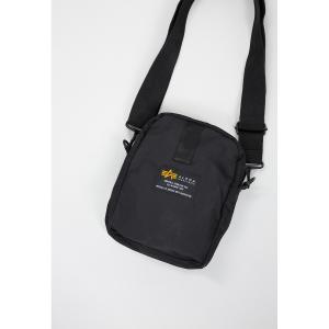 product/1/9/196924-03-alpha-industries-crew-carry-bag-bags-004.jpg