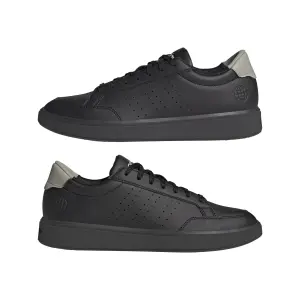 Baskets adidas Nova Court image-3