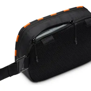 Axelremsväska Nike Hayward Patrol image-6