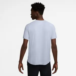 Camiseta Nike Stride Dri-Fit ADV image-1