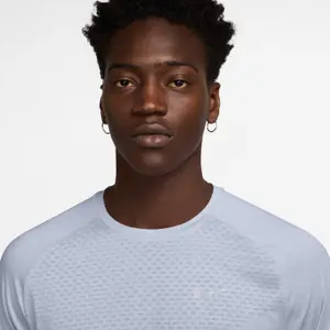 Camiseta Nike Stride Dri-Fit ADV image-2