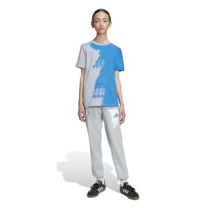 product/2/0/2025_09_adidas_jx3931_4_apparel_on_model_walking_view_white.jpg