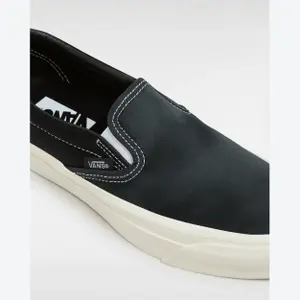 Slip-on kids' shoes Vans LX Premium image-4