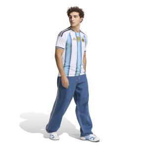 product/2/0/2025_11_12_adidas_jm8396_6_apparel_on_model_walking_view_white.jpg