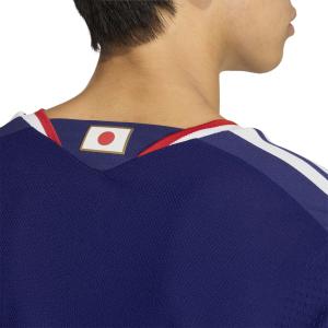 product/2/0/2025_11_12_adidas_jn1867_8_apparel_on_model_detail_view_2_white.jpg