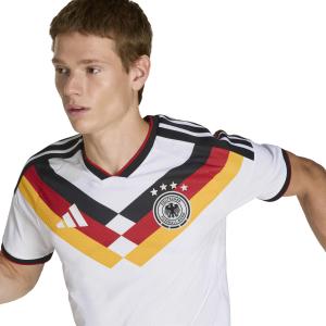 product/2/0/2025_11_12_adidas_jn2066_8_apparel_on_model_detail_view_2_white.jpg