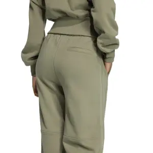 Pantalón adidas X Moon Boot image-5