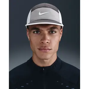 Gorra 5 Panel Nike Dri-FIT Fly image-3