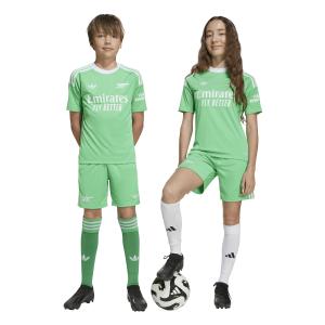 product/2/0/2025_adidas_ji9534_8_apparel_on_model_standard_unisex_pair_shot_transparent.jpg
