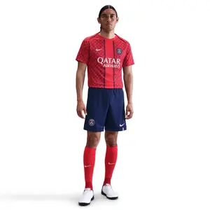 hj7150-658-maillot-prematch-psg-academy-pro-2025-26-university-red-midnight-navy-white