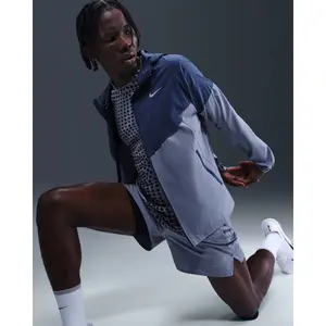 Impermeabile Nike Impossibly Light Windrunner image-3