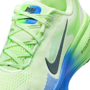 Buty do biegania Nike Vomero 18 image-6