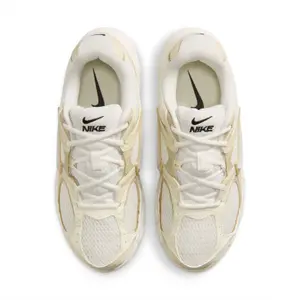 Sapatilhas de mulheres Nike V5 RNR SE image-6