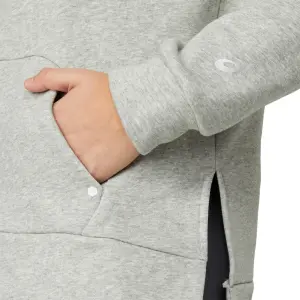 Woman's AsicsThermal Tech T-shirt image-6