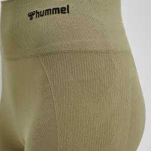 Pantalón corto de mujer Hummel hmltif cyling image-3