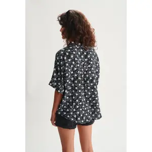 Oversized Printed Shirt Women 24 Colours image-3