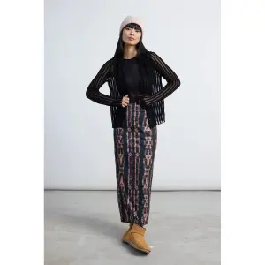 Saia ajustada com padrão gráfico mulher 24 Colours image-1