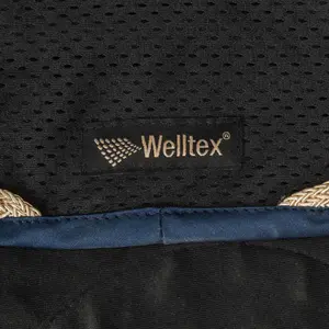 Fliegenhaube Back on Track night collection image-2