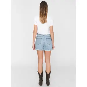 Short femme Noisy May nmsmiley image-5