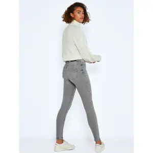 Damenjeans Noisy May Nmcallie Vi193Mg Noos image-5
