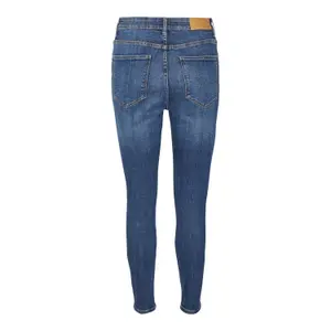 Jeans femme Noisy May nmbuddy image-1