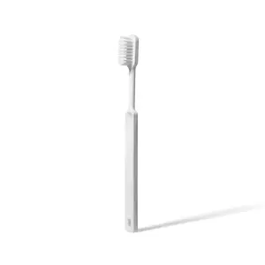 Bioplastová zubní kartáček s měkkými štětinami v krabičce Pachamamaï Caliquo image-0