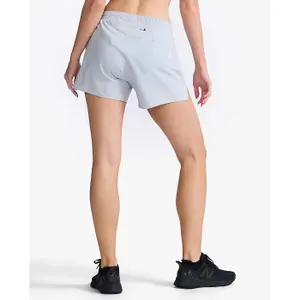 Short femme 2XU Aero 5" image-1