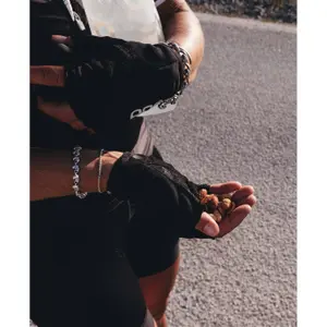 Manoplas POC Essential image-2