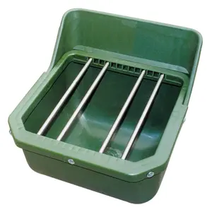 Metal rod feeder for horses Kerbl
