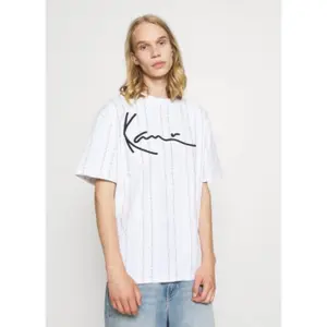 T-shirt Karl Kani signature logo pinstripe image-0