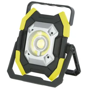 Oświetlenie ledowe przenośne i akumulatorowe Kerbl WorkFire Pro