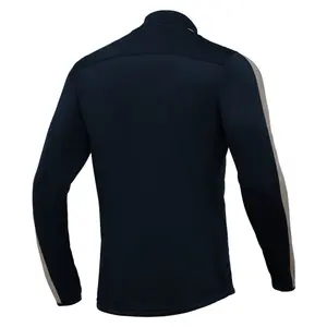 Training top Macron talent image-1