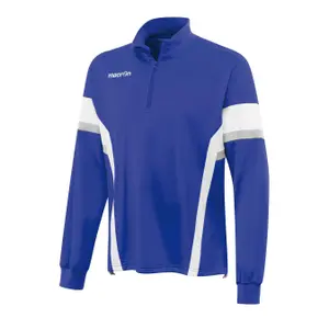 Training top Macron expert image-0