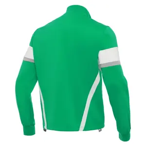 Training top Macron expert image-1