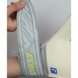 Torwarthandschuhe Reusch Attrakt Resist image-6