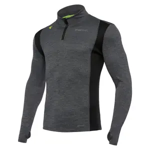 Training top Macron running ricky image-0