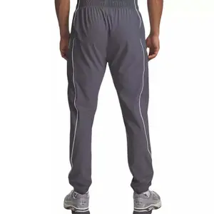 Spodnie Under Armour Challenger image-1