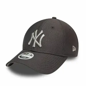 9forty cap for women New York Yankees 2021/22 image-0
