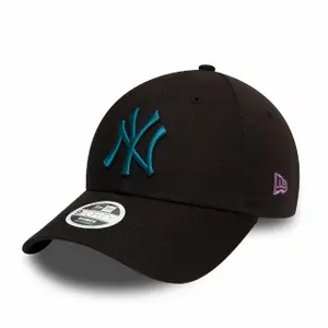 9forty cap for women New York Yankees 2021/22 image-0