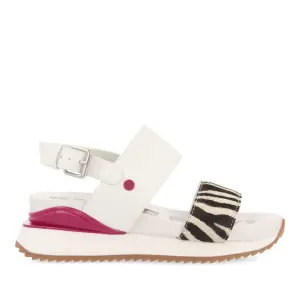 Girl's sandals image-0