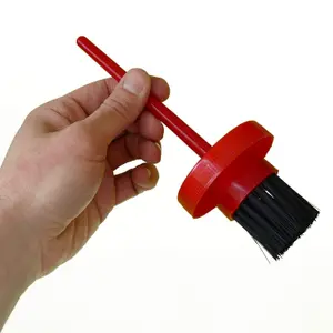 Pincel de casco com pote hippotónico image-3