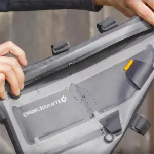 7099761-rahmentasche-blackburn-outpost-small-schwarz-s